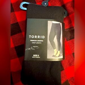 NWT Torrid plus size premium crop leggings - size 0